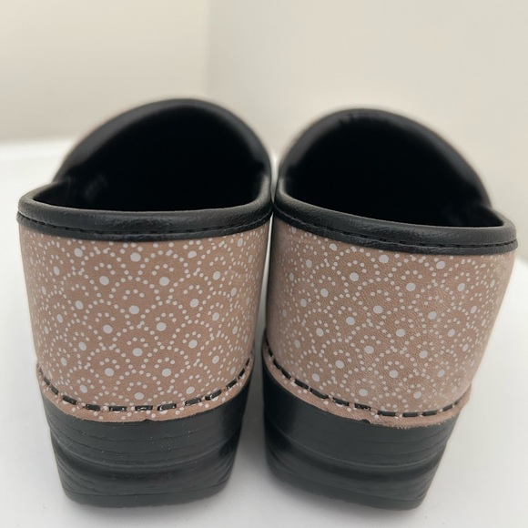 Dansko Embroidered Clogs Tan Size 5.5 - 6 US 36 EU - Picture 7 of 13
